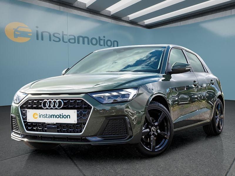 Grün Gebraucht 2025 Audi A1 Sportback Kleinwagen | 33.649 € - Bild 1/4