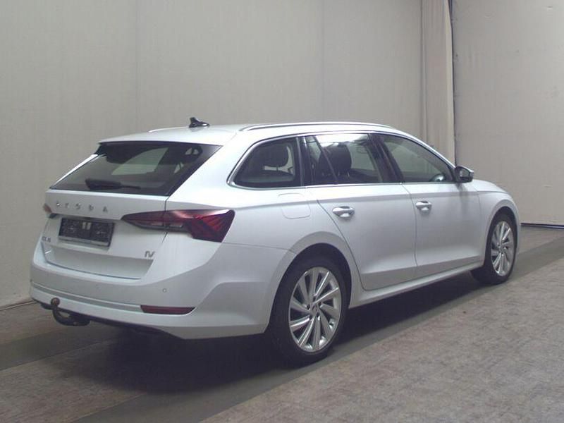 Gebraucht Skoda Octavia Style 204 PS (150 kW) 2021 Weiss Kombi