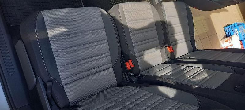 Gebraucht VW Touran Highline 150 PS (110 kW) 2019 Silber Van / Kleinbus