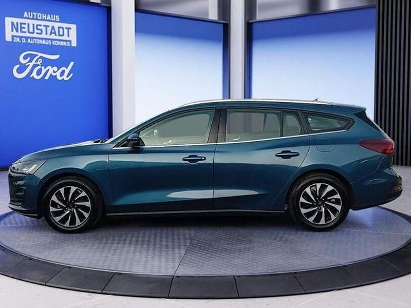 Gebraucht Ford Focus Titanium 125 PS (91 kW) 2025 Chrome blue metallic Kombi
