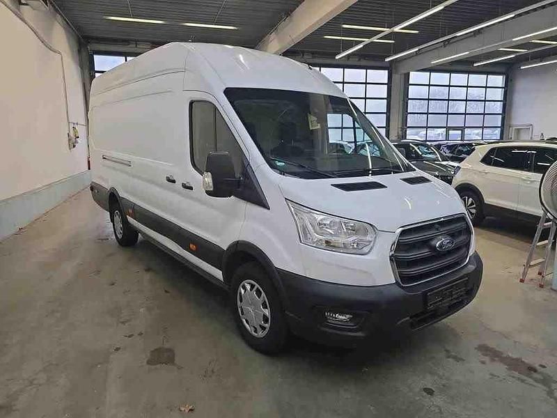 Gebraucht Ford Transit Trend 131 PS (96 kW) 2021 Weiß Limousine