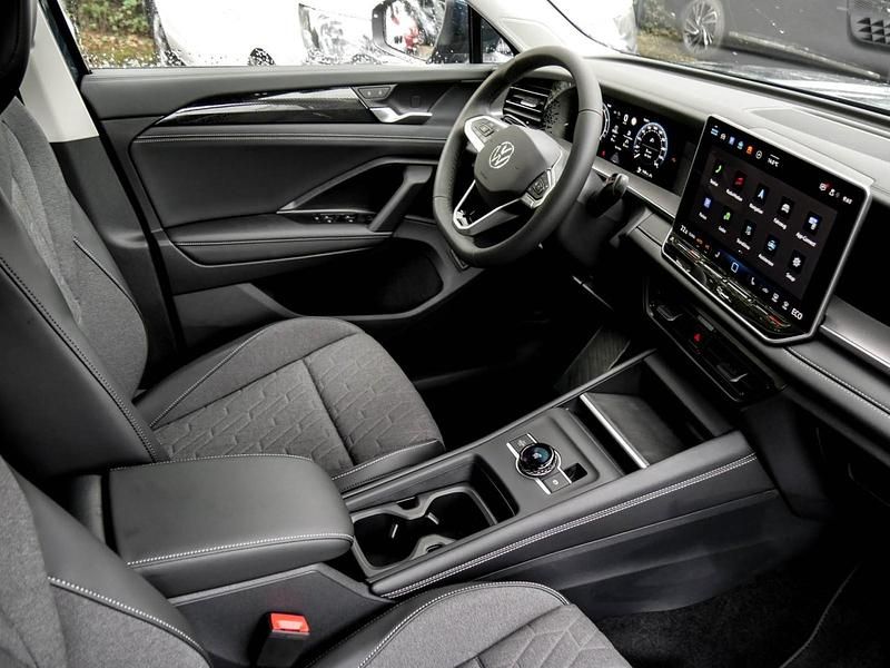 Neu VW Tayron Life 204 PS (150 kW) 2025 Nightshade blue metallic SUV