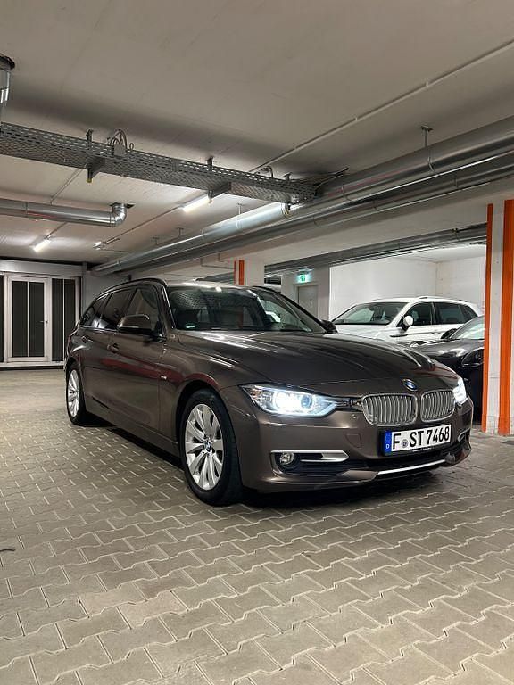 Braun Gebraucht 2013 BMW 318 Kombi | 9.900 € (Fairer Preis) - Bild 1/4