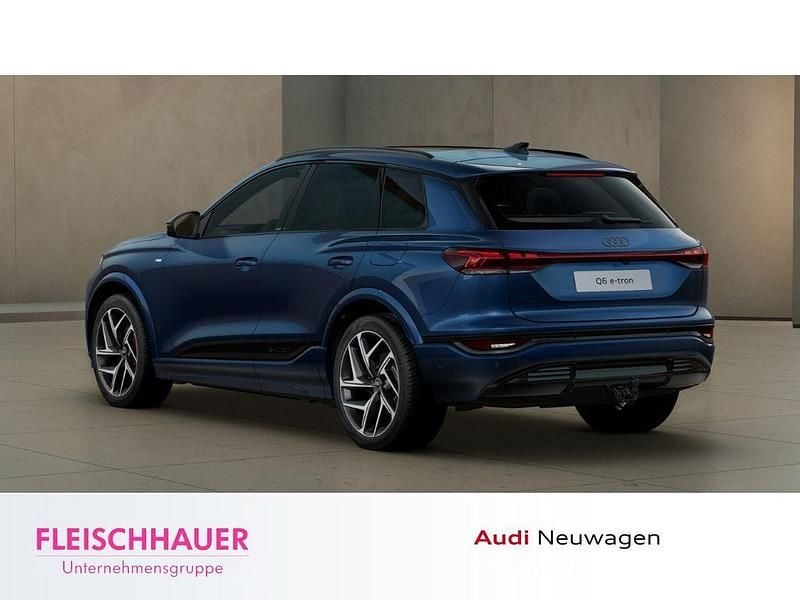 Neu Audi Q6 e-tron Performance 225 kW (306 PS) 2026 Ascariblau metallic SUV