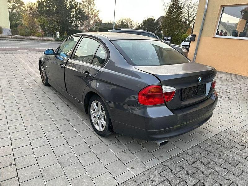 Gebraucht BMW 318 143 PS (105 kW) 2008 Limousine