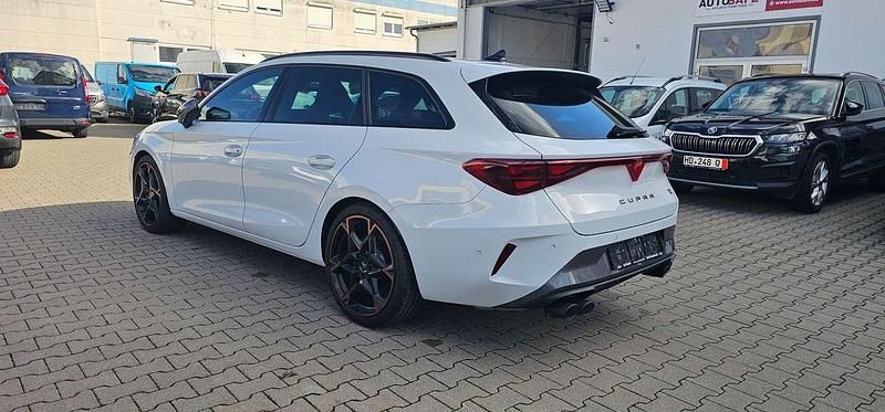 Gebraucht Cupra Leon VZ 333 PS (244 kW) 2025 "nevada" weiss Kombi