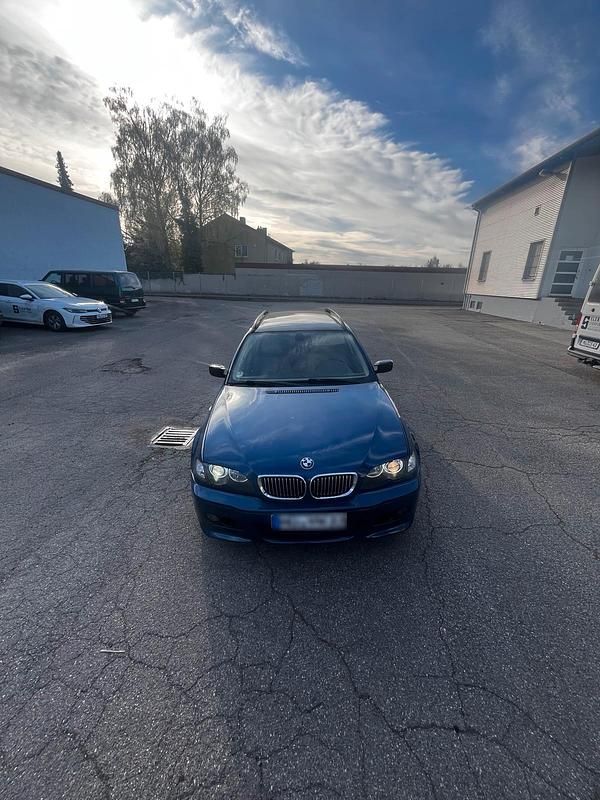 Gebraucht BMW 320 150 PS (110 kW) 2003 Blau Kombi