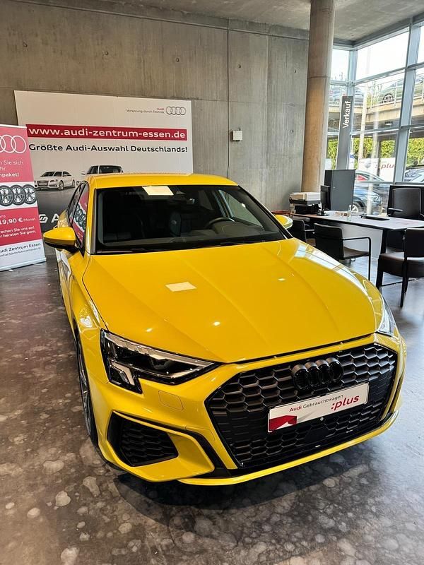 Gelb Gebraucht 2024 Audi A3 S-Line Limousine | 28.995 € - Bild 1/4