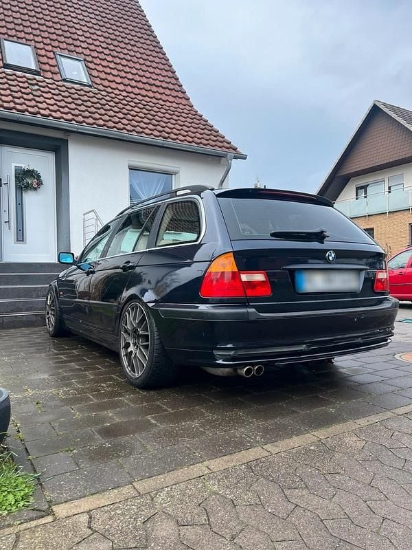 Gebraucht BMW 328 193 PS (141 kW) 1999 Blau Kombi