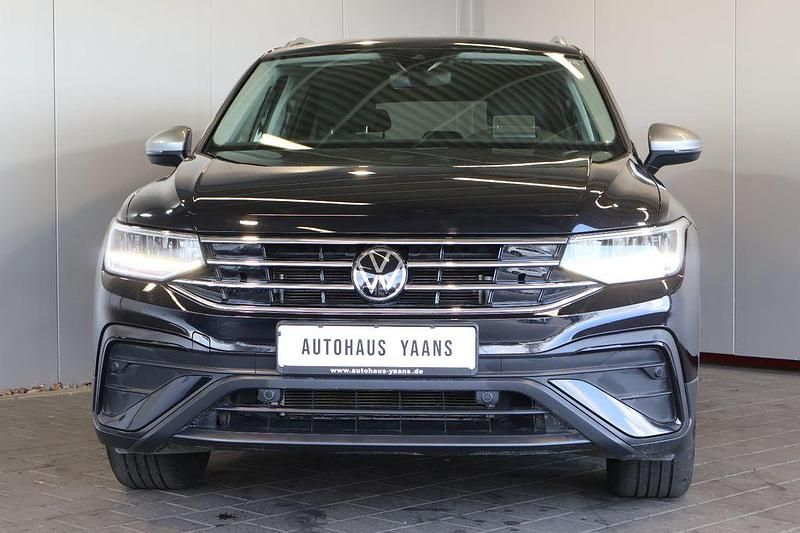 Gebraucht VW Tiguan Allspace Life 150 PS (110 kW) 2022 Schwarz SUV