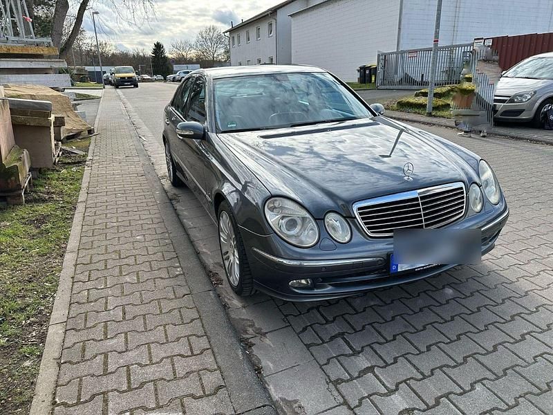 Gebraucht Mercedes E280 Avantgarde 231 PS (169 kW) 2005 Grau Limousine