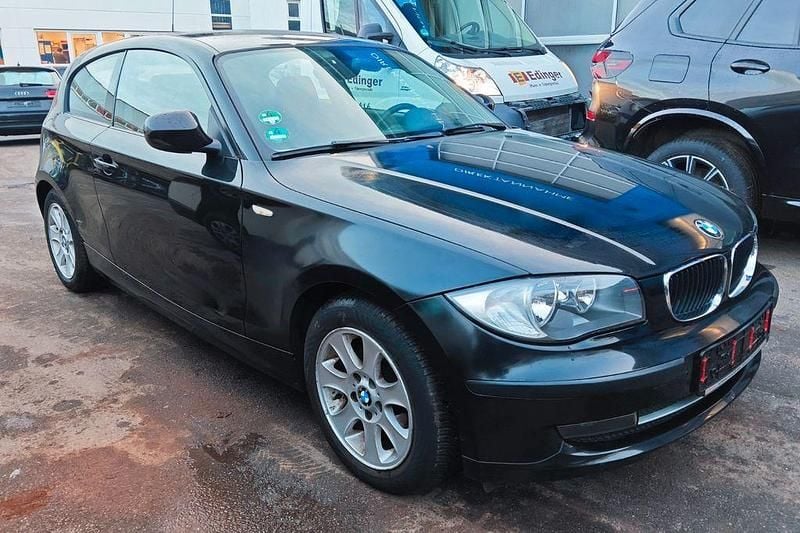 Gebraucht BMW 116 122 PS (89 kW) 2010 Schwarz Kleinwagen