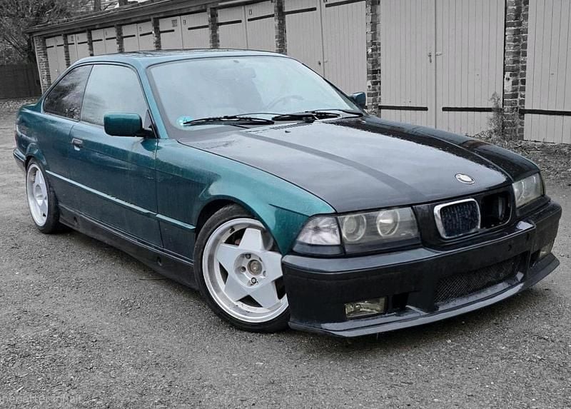 Second-hand BMW 320 Basis 150 CP (110 kW) 1992 Verde Coupe