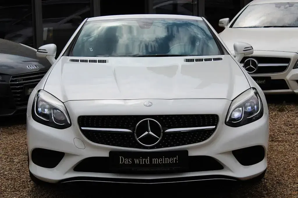 Gebraucht Mercedes SLC300 245 PS (180 kW) 2018 Polarweiss  unilack Cabrio