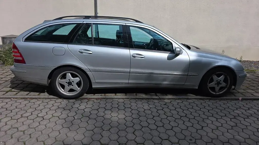 Gebraucht Mercedes C220 Classic 150 PS (110 kW) 2005 Grau Limousine