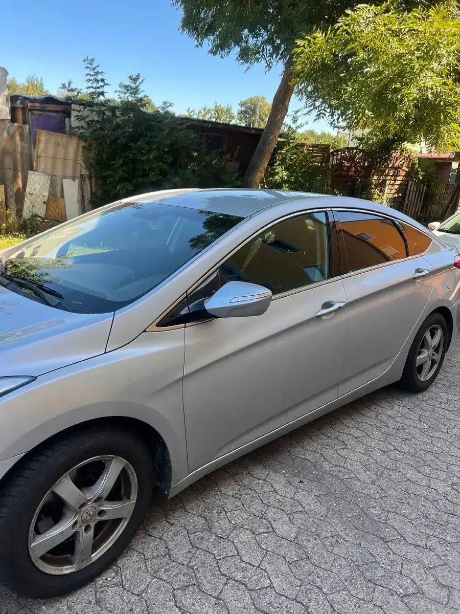 Gebraucht Hyundai i40 136 PS (100 kW) 2012 Grau Limousine