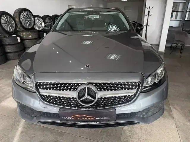 Gebraucht Mercedes E220 Avantgarde 194 PS (142 kW) 2018 Grau Kombi