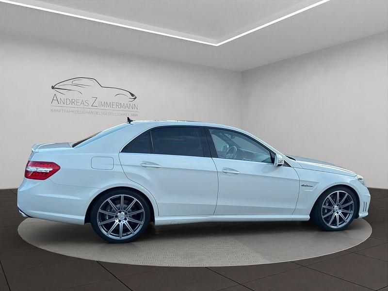 Gebraucht Mercedes E63 AMG AMG 525 PS (386 kW) 2010 Calcitweiss  unilack Limousine