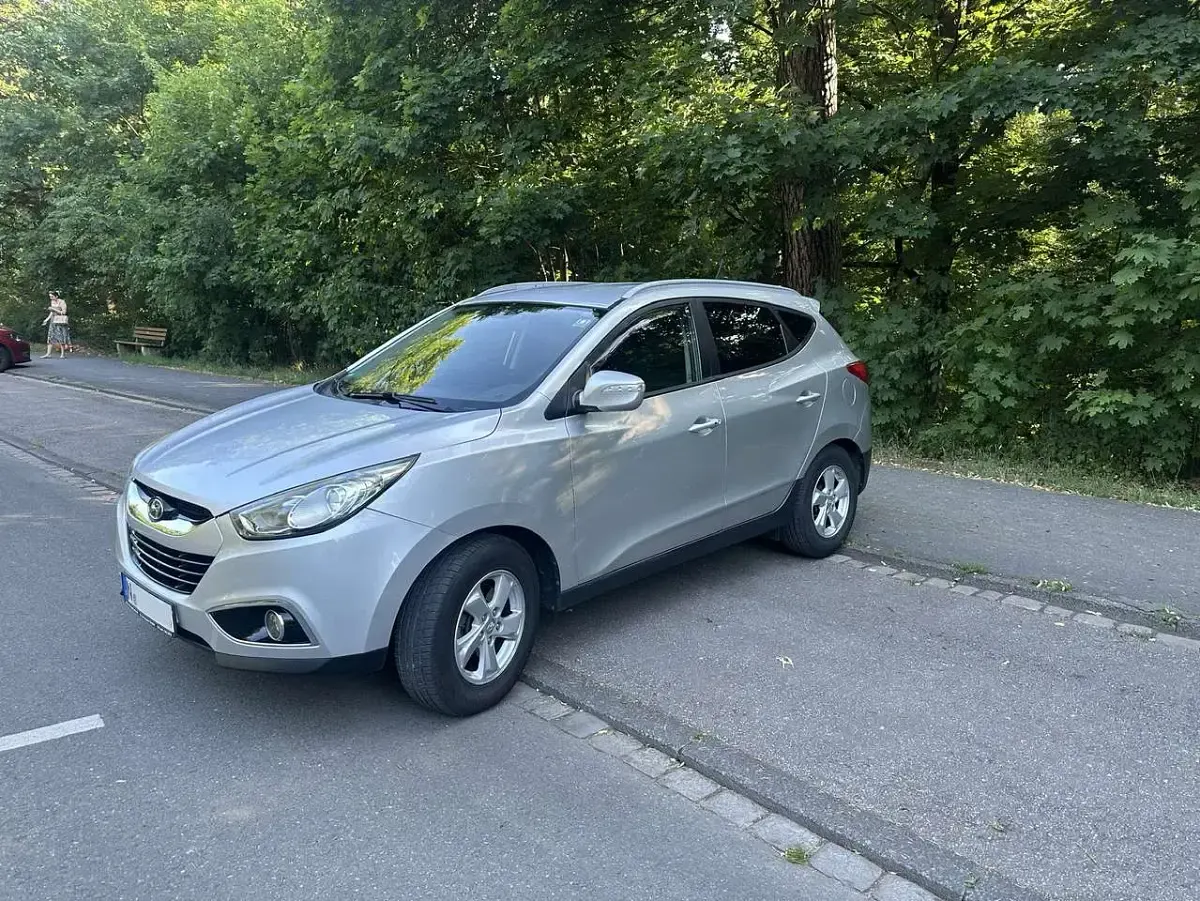 Gebraucht Hyundai ix35 Style 163 PS (119 kW) 2011 Grau SUV