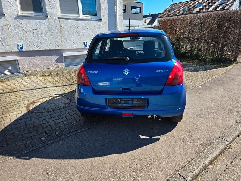 Gebraucht Suzuki Swift Club 92 PS (67 kW) 2007 Blau Kleinwagen