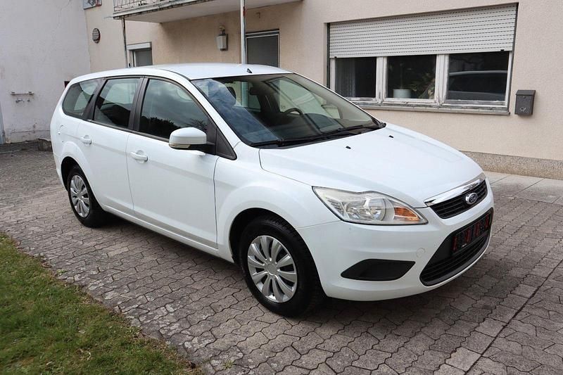 Gebraucht Ford Focus Style 109 PS (80 kW) 2009 Weiß Kombi