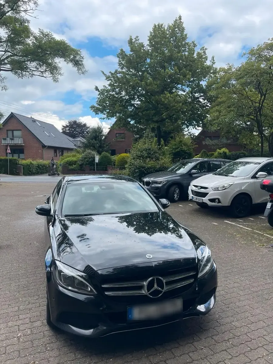 Gebraucht Mercedes C180 156 PS (114 kW) 2018 Schwarz Limousine