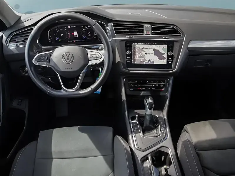 Gebraucht VW Tiguan 150 PS (110 kW) 2023 Schwarz SUV