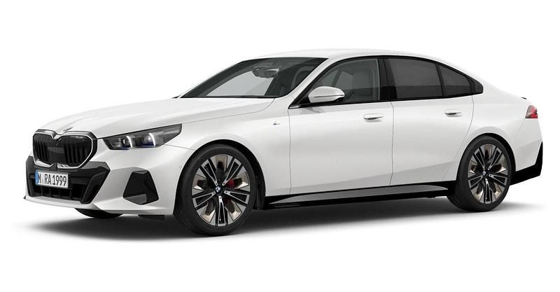 Weiß Gebraucht 2025 BMW 520 Comfort Edition Limousine | 50.042 € (Guter Preis) - Bild 1/4