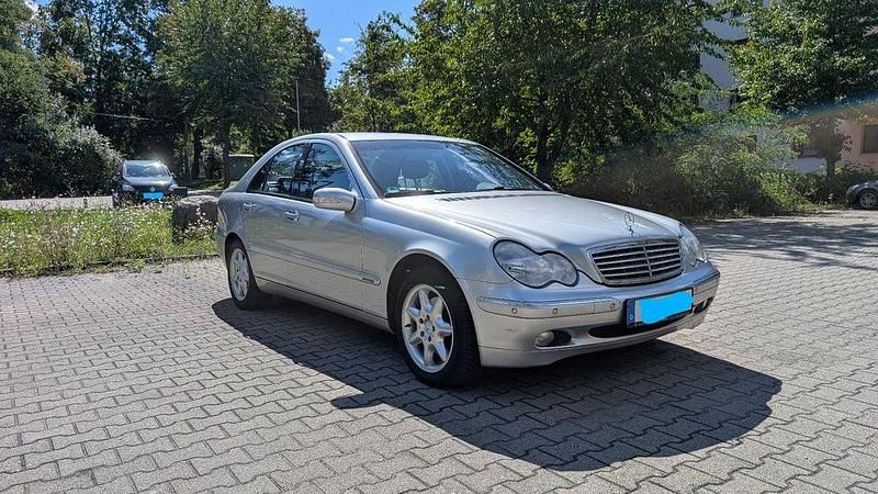 Silber Gebraucht 2000 Mercedes C240 Elegance Limousine | 2.500 € (Guter Preis) - Bild 1/4