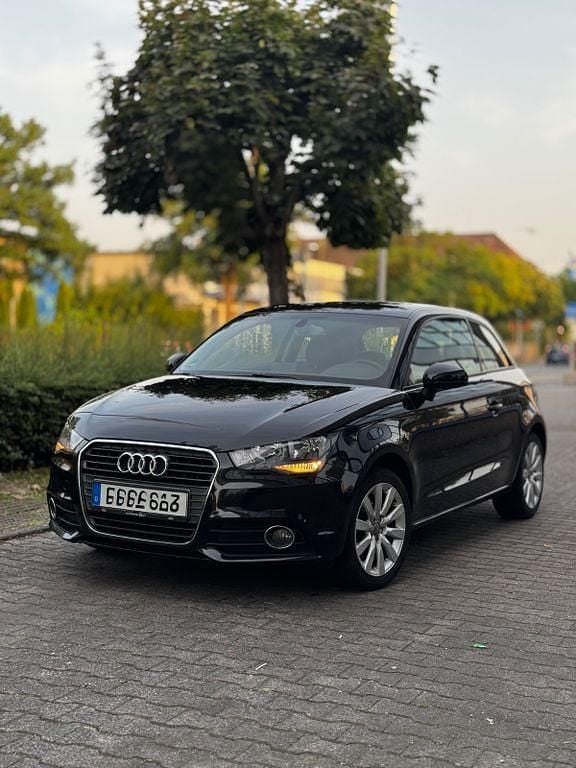 Schwarz Gebraucht 2014 Audi A1 Design Kleinwagen | 7.190 € (Guter Preis) - Bild 1/4