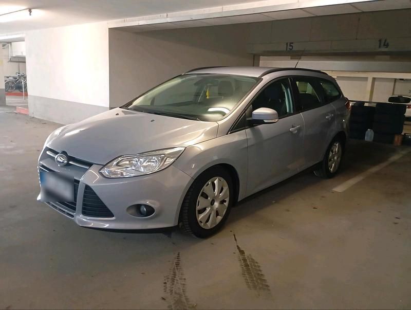 Second-hand Ford Focus 120 CP (88 kW) 2012 Gri Berlinǎ