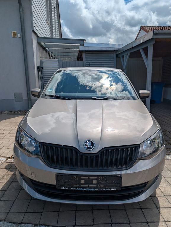 Beige Gebraucht 2017 Skoda Fabia Active Kombi | 8.900 € (Fairer Preis) - Bild 1/4