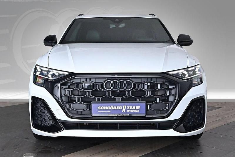 Gebraucht Audi Q8 S-Line 286 PS (210 kW) 2023 Gletscherweiß metallic SUV