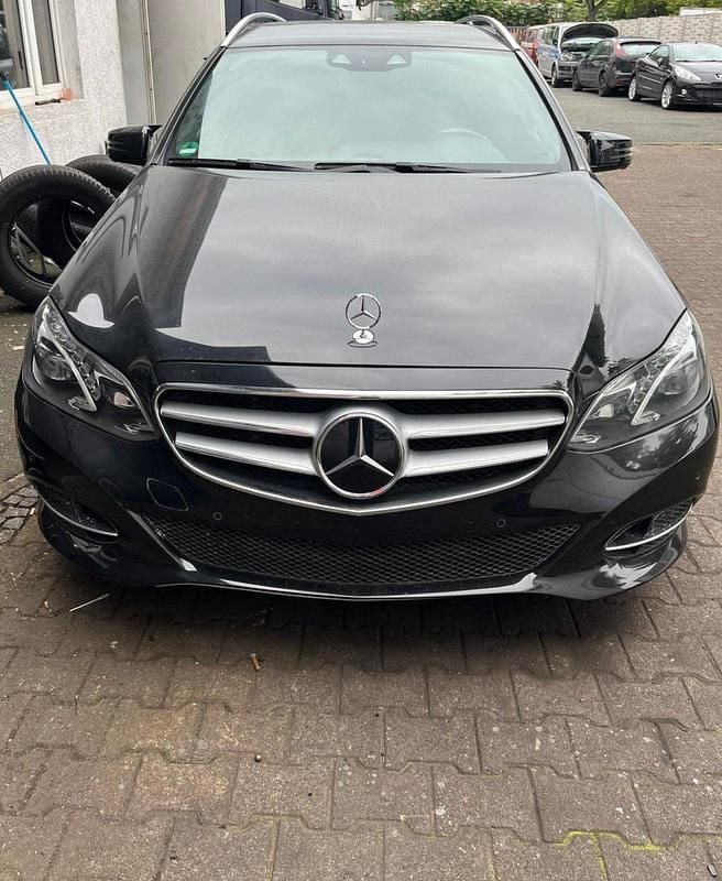 Gebraucht Mercedes E220 204 PS (150 kW) 2015 Kombi
