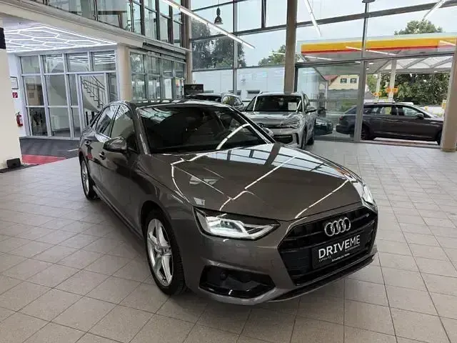 Gebraucht Audi A4 Advanced 204 PS (150 kW) 2021 Grau Limousine