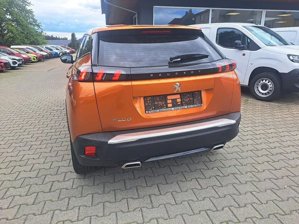 Gebraucht Peugeot 2008 Active 131 PS (96 kW) 2022 Orange SUV
