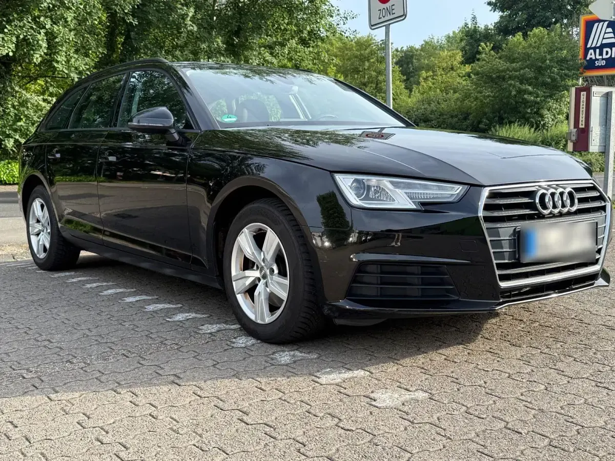 Gebraucht Audi A4 150 PS (110 kW) 2015 Schwarz Kombi