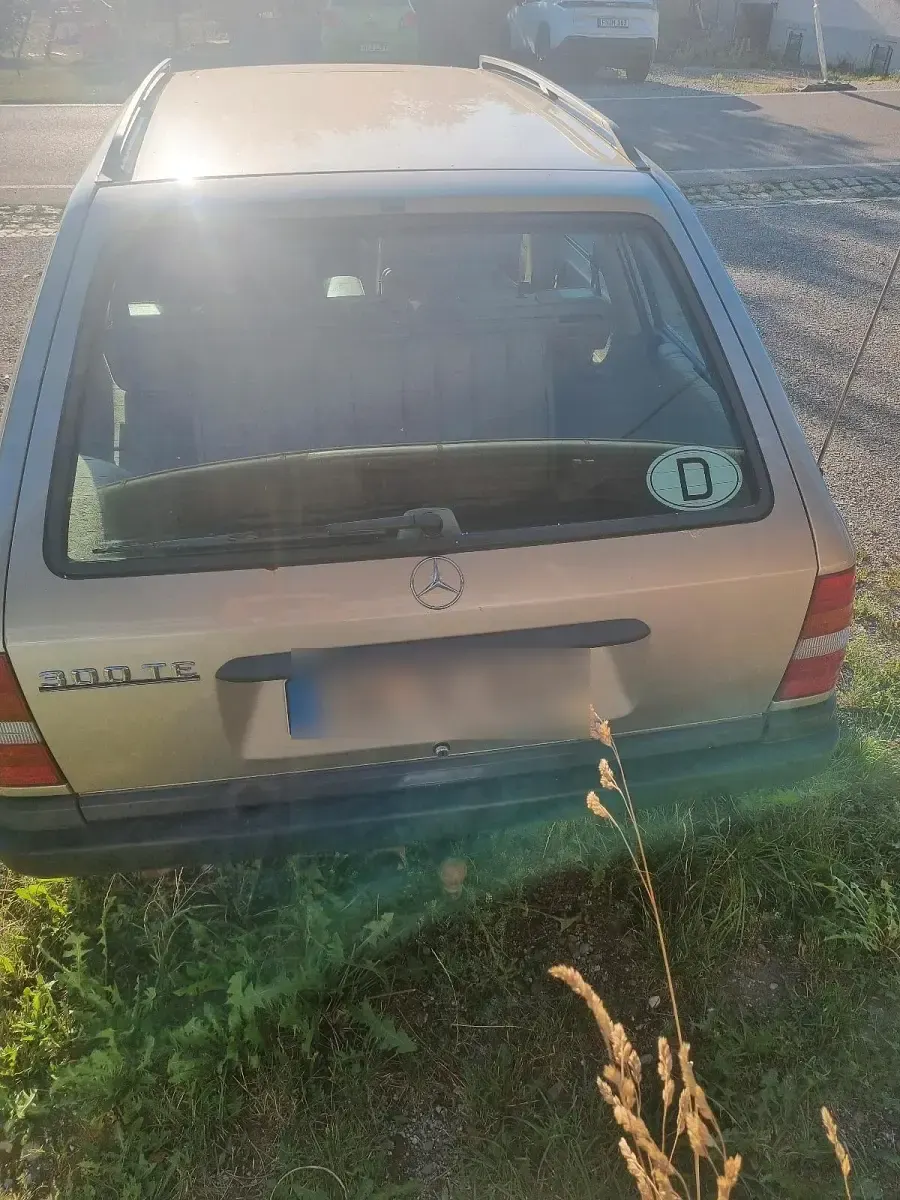 Gebraucht Mercedes E300 180 PS (132 kW) 1987 Gold Kombi