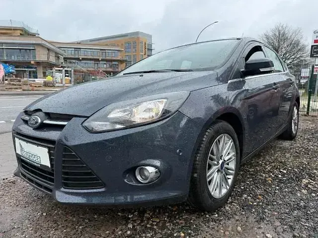 Usata Ford Focus 125 CV (91 kW) 2012 Grigio Berlina
