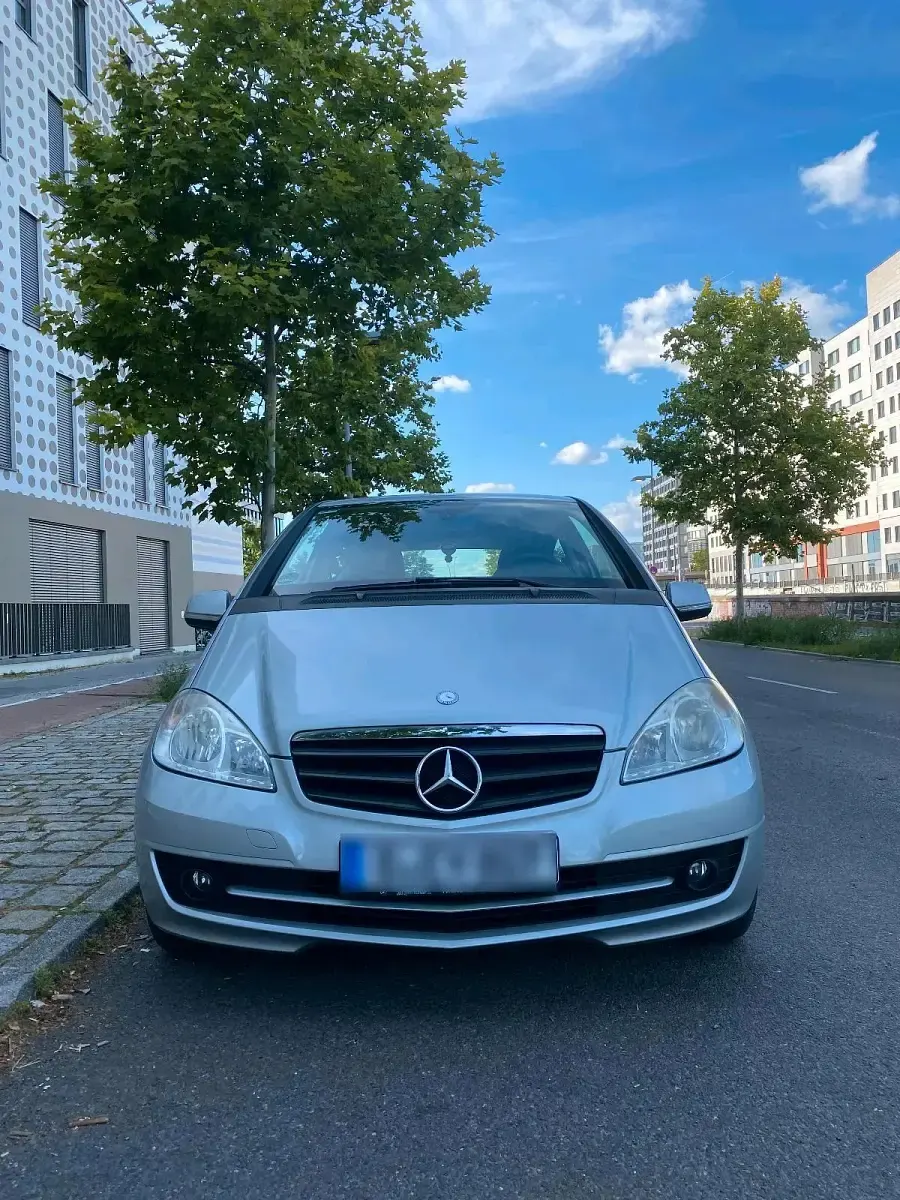 Gebraucht Mercedes A160 95 PS (69 kW) 2010 Silber Limousine