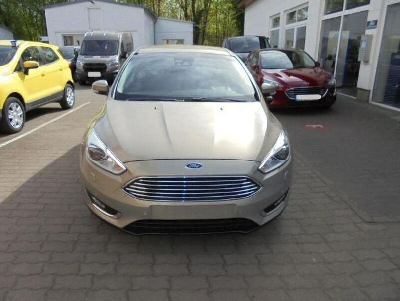 Gebraucht Ford Focus Titanium 182 PS (133 kW) 2016 Grau Limousine