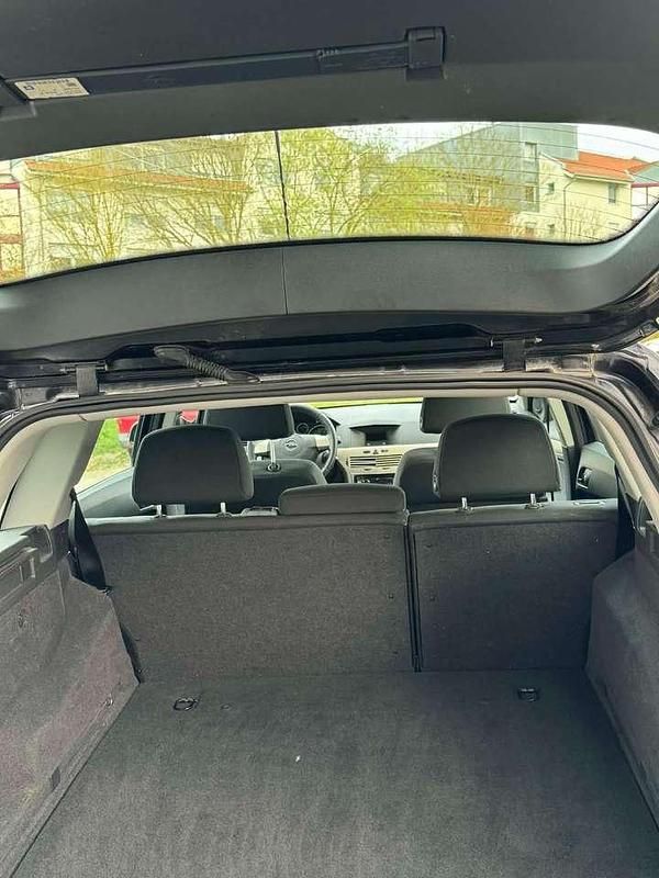 Gebraucht Opel Astra 105 PS (77 kW) 2007 Schwarz Limousine