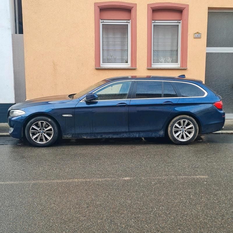 Gebraucht BMW 520 184 PS (135 kW) 2013 Blau Kombi