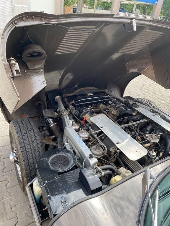 Second-hand Jaguar E-Type 268 CP (197 kW) 1974 Maro Cabrio