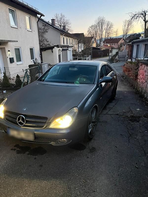 Gebraucht Mercedes CLS350 265 PS (194 kW) 2011 Andere farben Coupé