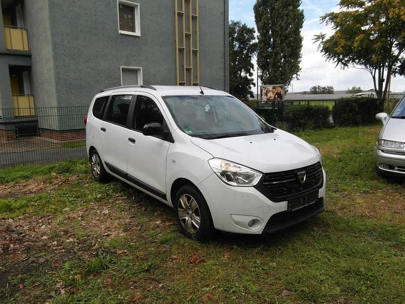 Gebraucht Dacia Lodgy Comfort 116 PS (85 kW) 2022 Weiß Van / Kleinbus