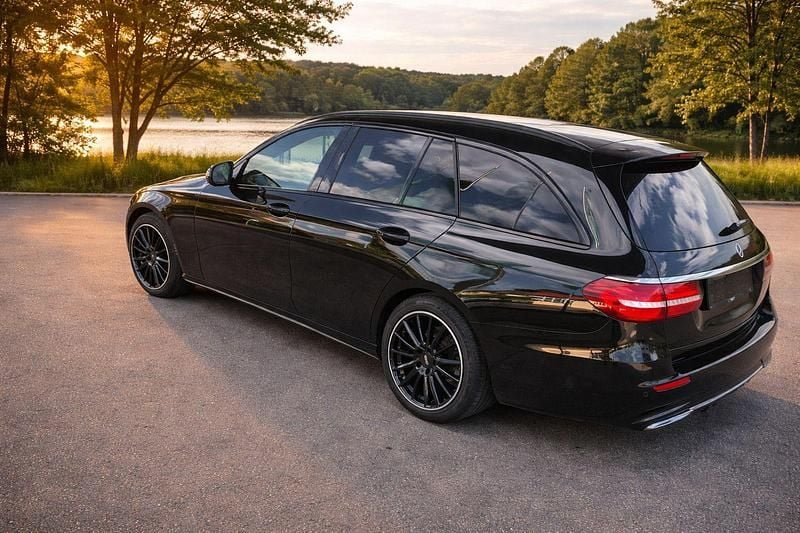 Used Mercedes E300 Night 245 HP (180 kW) 2020 Black Estate