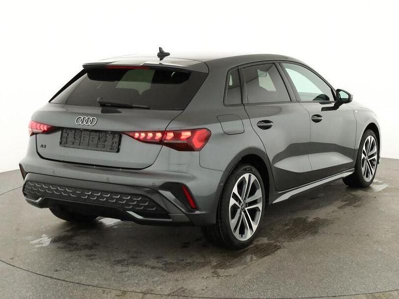 Neu Audi A3 Ambiente 150 PS (110 kW) 2025 Grau Limousine