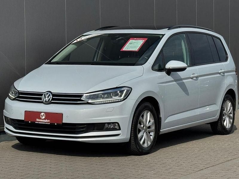 Silber Gebraucht 2018 VW Touran Van / Kleinbus | 21.990 € (Etwas zu teuer) - Bild 1/4