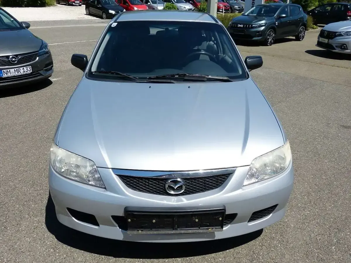 Gebraucht Mazda 323F 72 PS (52 kW) 2003 Grau Limousine